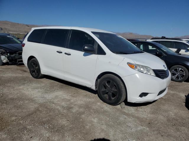 5TDZZ3DC7HS766917 - 2017 TOYOTA SIENNA WHITE photo 4