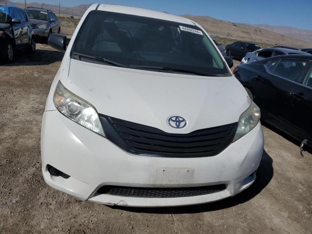 5TDZZ3DC7HS766917 - 2017 TOYOTA SIENNA WHITE photo 5