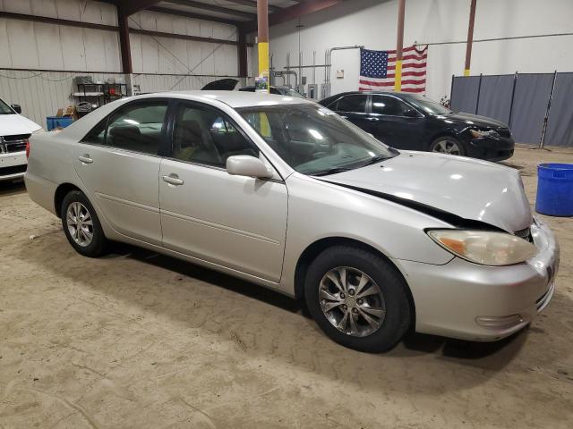 4T1BF32K64U588777 - 2004 TOYOTA CAMRY LE SILVER photo 4