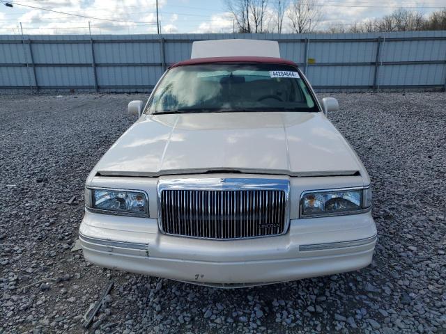 1LNLM83W6VY753519 - 1997 LINCOLN TOWN CARTIER BEIGE photo 5