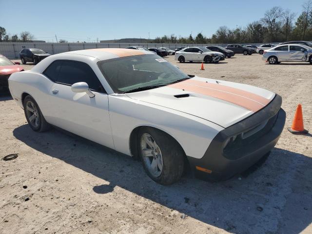 2C3CDYAG3DH670031 - 2013 DODGE CHALLENGER SXT WHITE photo 4