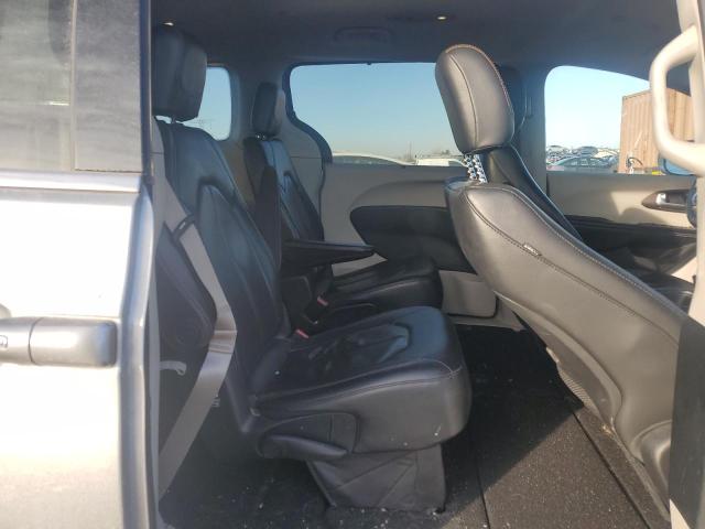 2C4RC1BGXJR233468 - 2018 CHRYSLER PACIFICA TOURING L SILVER photo 11