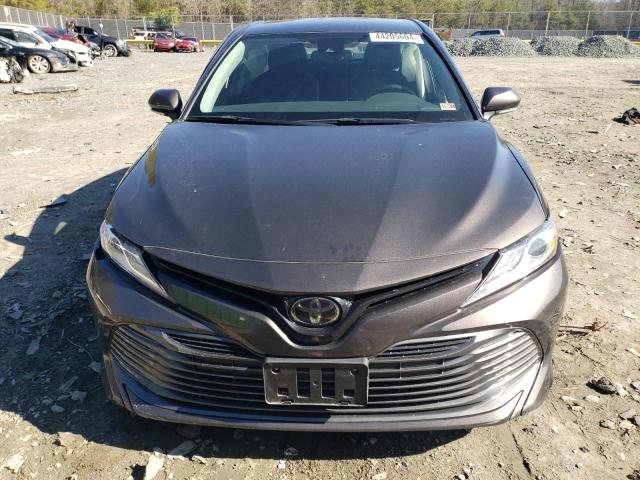 4T1B11HK6KU700596 - 2019 TOYOTA CAMRY L BROWN photo 5