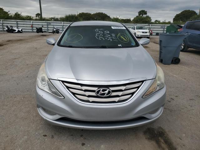 5NPEC4AC4DH785869 - 2013 HYUNDAI SONATA SE SILVER photo 5