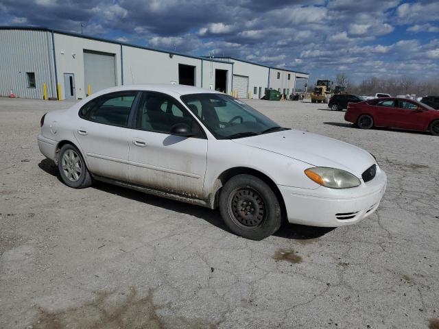 1FAFP53265A231184 - 2005 FORD TAURUS SE WHITE photo 4