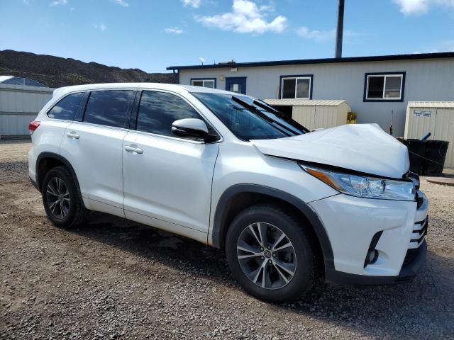 5TDZZRFH4JS256624 - 2018 TOYOTA HIGHLANDER LE WHITE photo 4