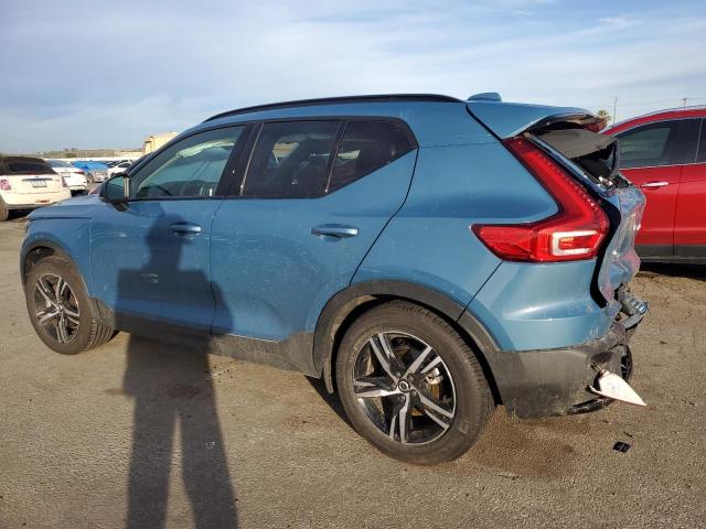 YV4L12UW9P2966962 - 2023 VOLVO XC40 PLUS BLUE photo 2