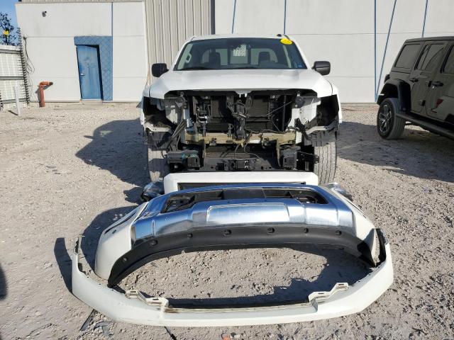 1N6AA1EF4MN503766 - 2021 NISSAN TITAN SV WHITE photo 5