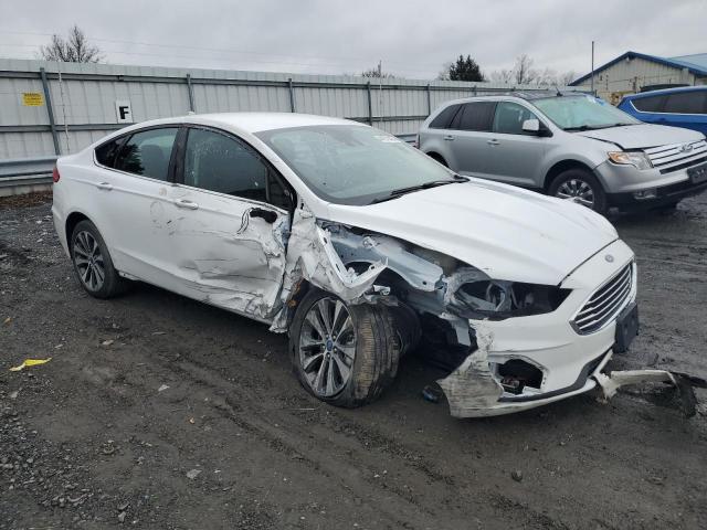 3FA6P0T97LR176571 - 2020 FORD FUSION SE WHITE photo 4