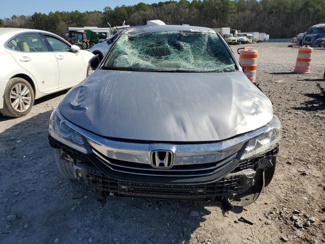 1HGCR2F58HA017363 - 2017 HONDA ACCORD SPORT SILVER photo 5