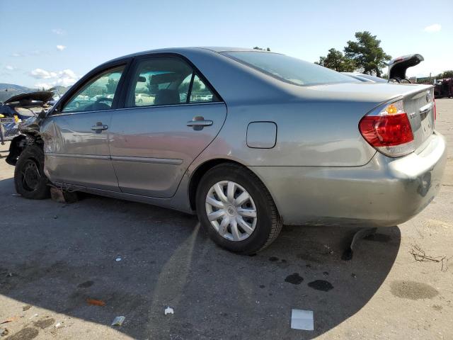 4T1BE32K05U629425 - 2005 TOYOTA CAMRY LE SILVER photo 2