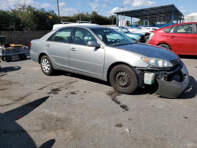 4T1BE32K05U629425 - 2005 TOYOTA CAMRY LE SILVER photo 4