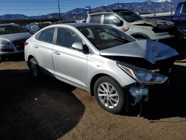 3KPC24A63LE120341 - 2020 HYUNDAI ACCENT SE SILVER photo 4