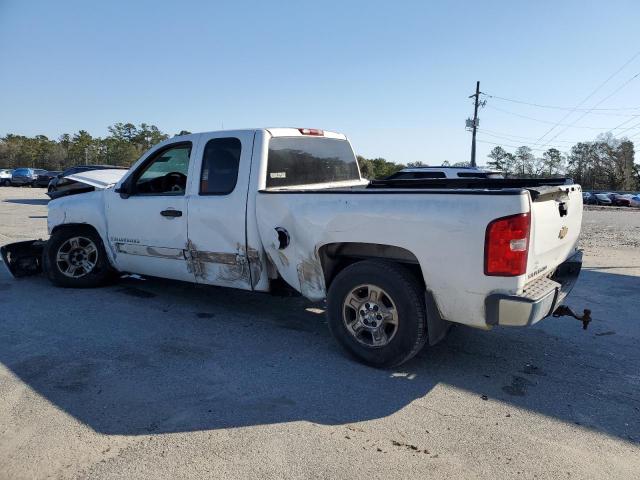 2GCEC19C171647067 - 2007 CHEVROLET SILVERADO C1500 WHITE photo 2