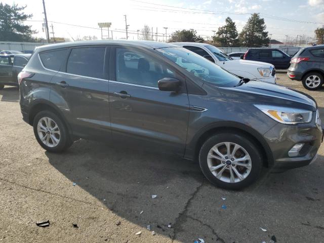 1FMCU0GD5HUD74050 - 2017 FORD ESCAPE SE GRAY photo 4