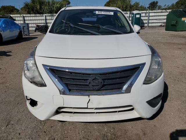 3N1CN7AP9FL822880 - 2015 NISSAN VERSA S WHITE photo 5