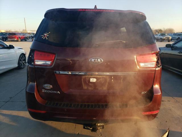 KNDMC5C15H6319347 - 2017 KIA SEDONA EX BURGUNDY photo 6