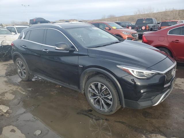 SJKCH5CR8JA052627 - 2018 INFINITI QX30 BASE Schwarz Foto 4