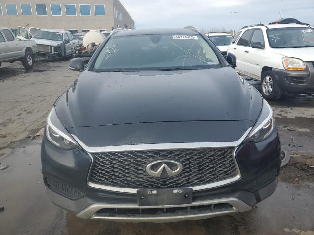 SJKCH5CR8JA052627 - 2018 INFINITI QX30 BASE Schwarz Foto 5