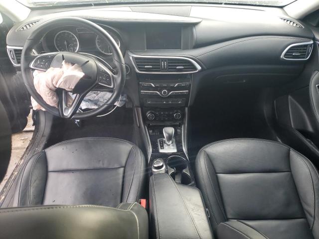 SJKCH5CR8JA052627 - 2018 INFINITI QX30 BASE Schwarz Foto 8