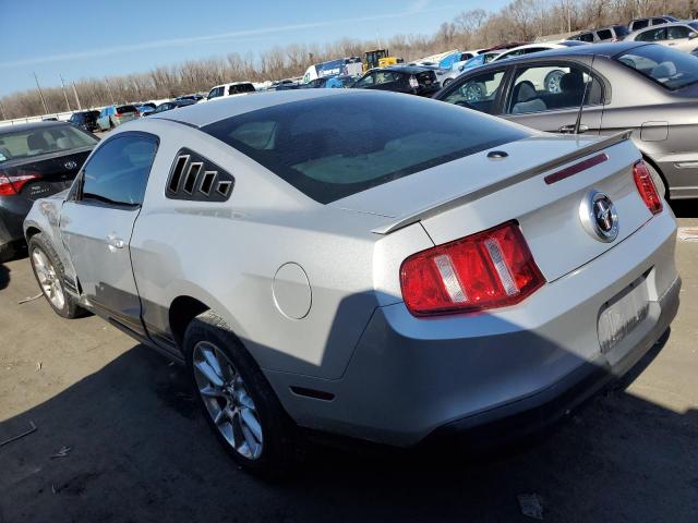 1ZVBP8AN7A5179880 - 2010 FORD MUSTANG SILVER photo 2