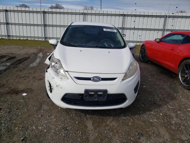 3FADP4EJ8BM151602 - 2011 FORD FIESTA SE WHITE photo 5