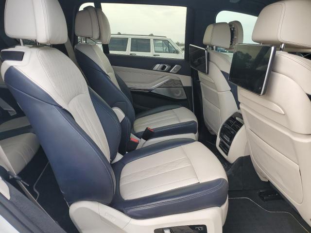 5UXCX4C58KLS36595 - 2019 BMW X7 XDRIVE50I WHITE photo 11