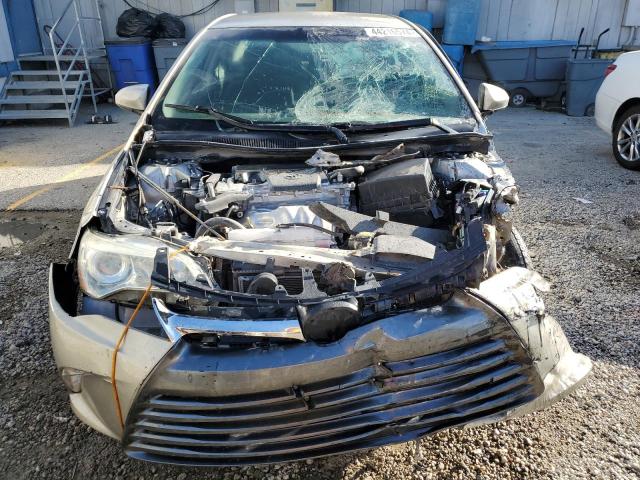 4T4BF1FK6FR469814 - 2015 TOYOTA CAMRY LE GOLD photo 5