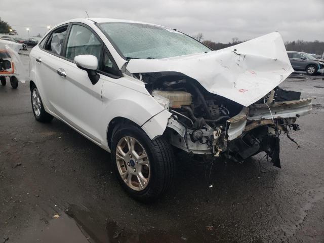 3FADP4BJXEM159242 - 2014 FORD FIESTA SE WHITE photo 4