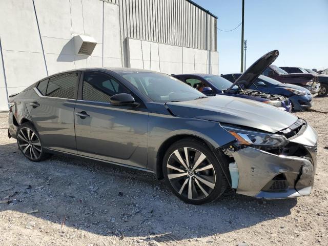 1N4BL4CV4KC224264 - 2019 NISSAN ALTIMA SR GRAY photo 4