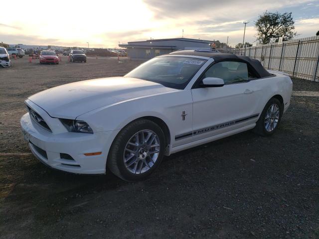 1ZVBP8EM8D5232480 - 2013 FORD MUSTANG WHITE photo 1