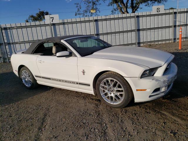 1ZVBP8EM8D5232480 - 2013 FORD MUSTANG WHITE photo 4