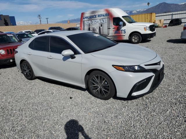 4T1G11AK3PU117491 - 2023 TOYOTA CAMRY SE NIGHT SHADE WHITE photo 4