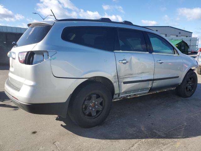 1GNKVFED0HJ197998 - 2017 CHEVROLET TRAVERSE LS SILVER photo 3