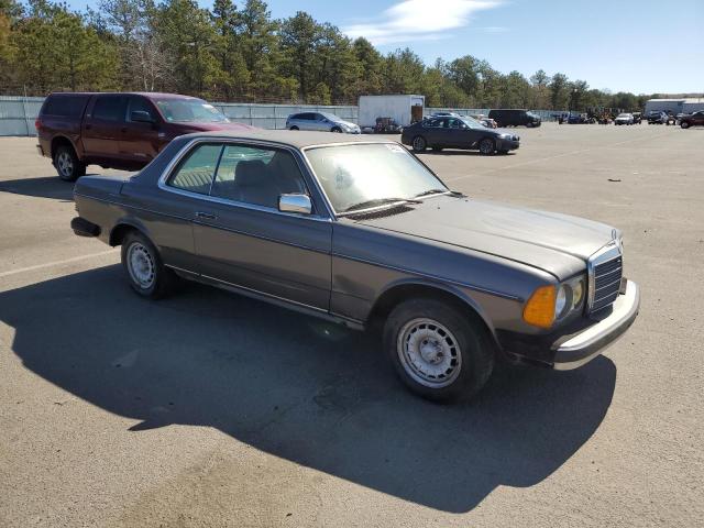 WDBAB53A4EA059357 - 1984 MERCEDES-BENZ 300 CDT GRAY photo 4