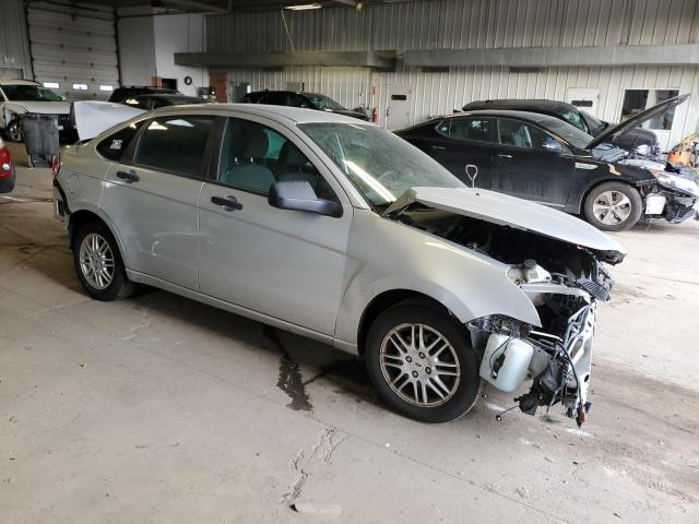 1FAHP3FN0BW129428 - 2011 FORD FOCUS SE SILVER photo 4