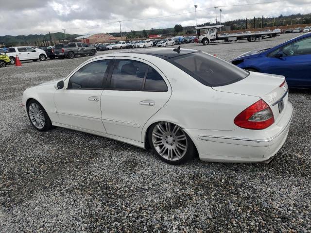 WDBUF72XX8B251853 - 2008 MERCEDES-BENZ E 550 WHITE photo 2