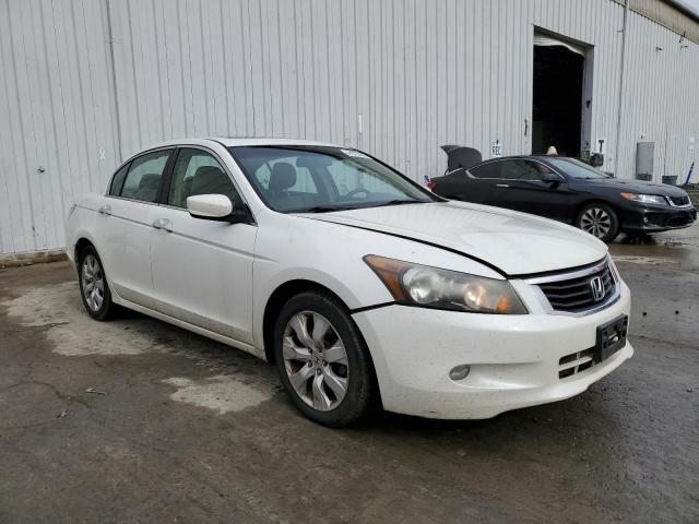 1HGCP36879A043315 - 2009 HONDA ACCORD EXL WHITE photo 4