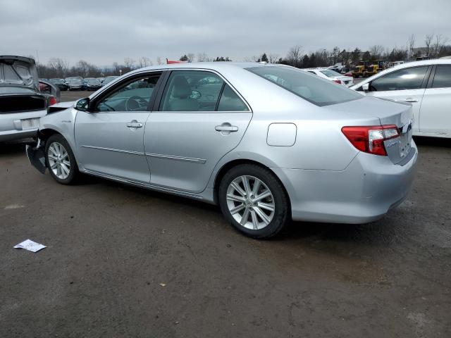 4T1BD1FK2CU060897 - 2012 TOYOTA CAMRY HYBRID SILVER photo 2