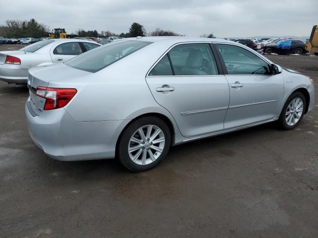 4T1BD1FK2CU060897 - 2012 TOYOTA CAMRY HYBRID SILVER photo 3