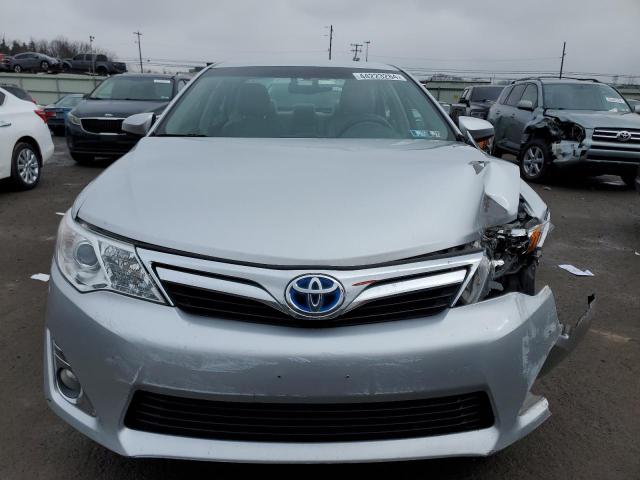 4T1BD1FK2CU060897 - 2012 TOYOTA CAMRY HYBRID SILVER photo 5