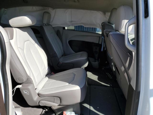 2C4RC1EGXHR634721 - 2017 CHRYSLER PACIFICA TOURING L PLUS WHITE photo 11