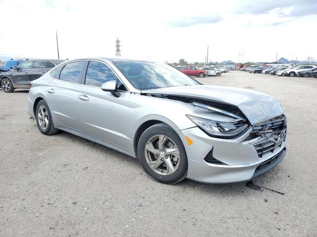 5NPEG4JA1NH138284 - 2022 HYUNDAI SONATA SE SILVER photo 4