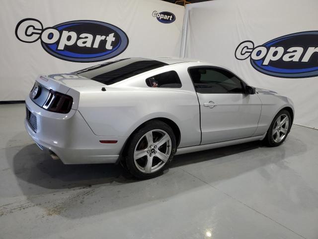 1ZVBP8AM7E5219761 - 2014 FORD MUSTANG SILVER photo 3