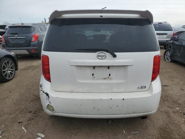 JTLKE50E881014807 - 2008 TOYOTA SCION XB WHITE photo 6