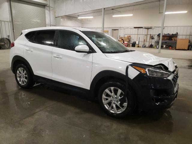 KM8J2CA43KU915501 - 2019 HYUNDAI TUCSON SE WHITE photo 4