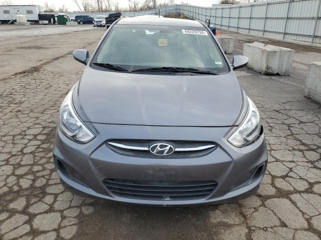 KMHCT5AE5HU326775 - 2017 HYUNDAI ACCENT SE GRAY photo 5