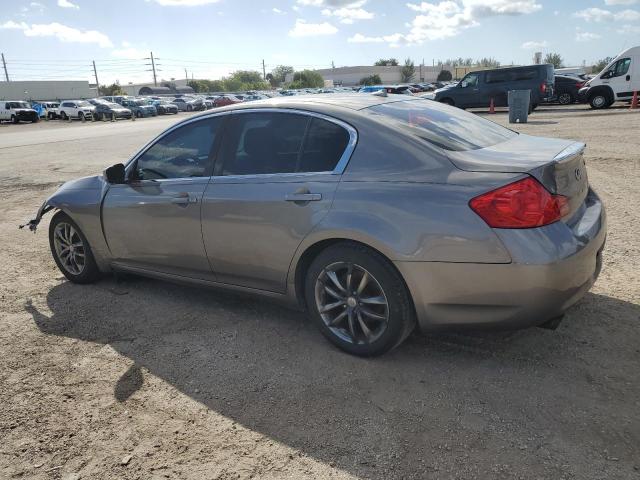 JNKCV61E19M308942 - 2009 INFINITI G37 BASE GRAY photo 2