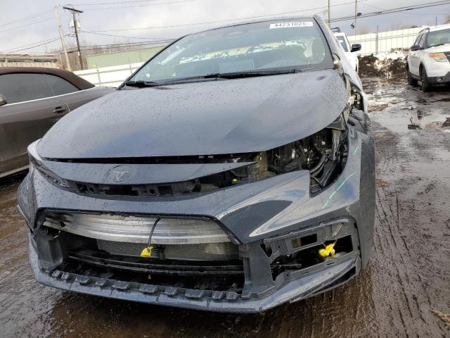 5YFP4MCE1SP218796 - 2025 TOYOTA COROLLA SE 灰色 照片 5