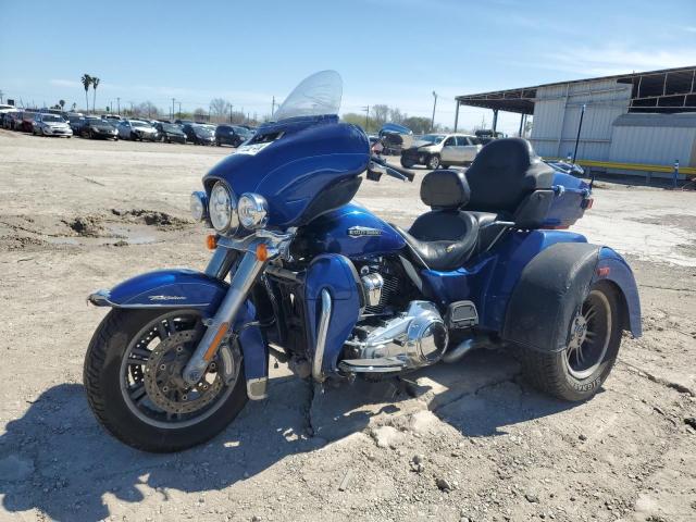 1HD1MAD13HB853993 - 2017 HARLEY-DAVIDSON FLHTCUTG TRI GLIDE ULTRA BLUE photo 2